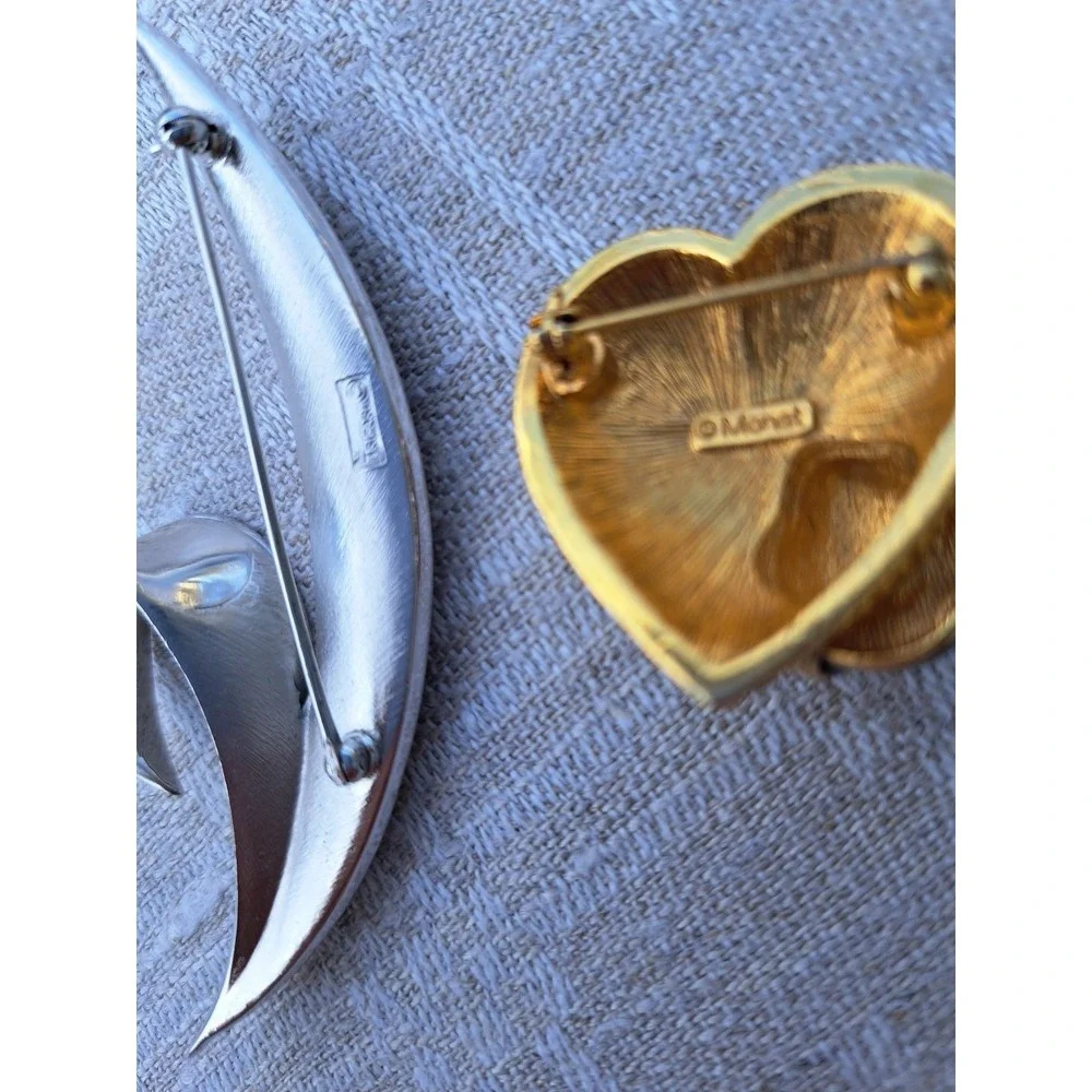 MONET TRIFARI Set Of 2 Brooches Silvet Gold Tones